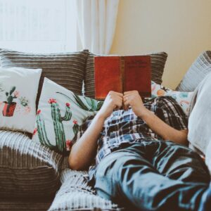 Pourquoi un coussin de lecture change tout pour les amoureux des livres ?